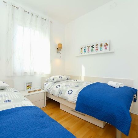 Amazing Luxury 4Star Apartment Laura Супетар Екстериор снимка