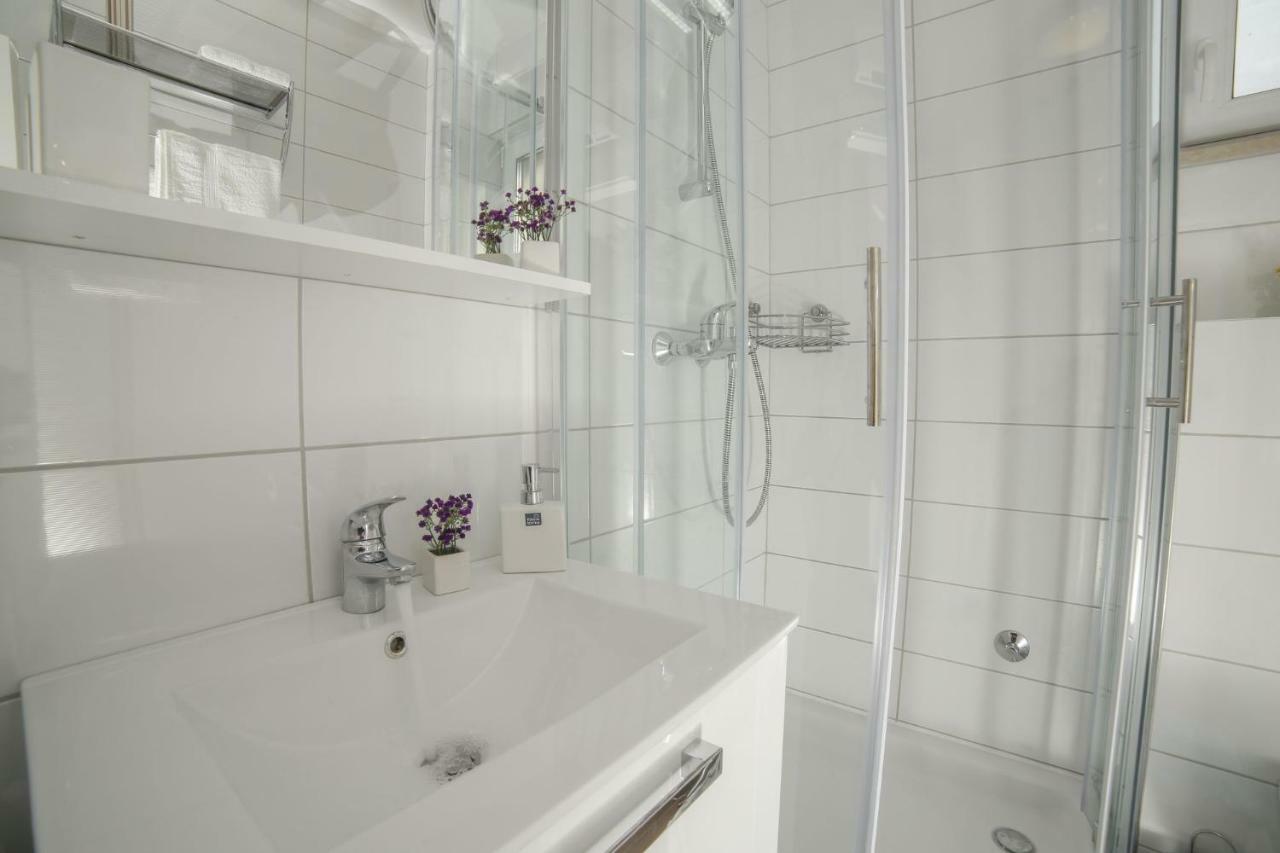Amazing Luxury 4Star Apartment Laura Супетар Екстериор снимка