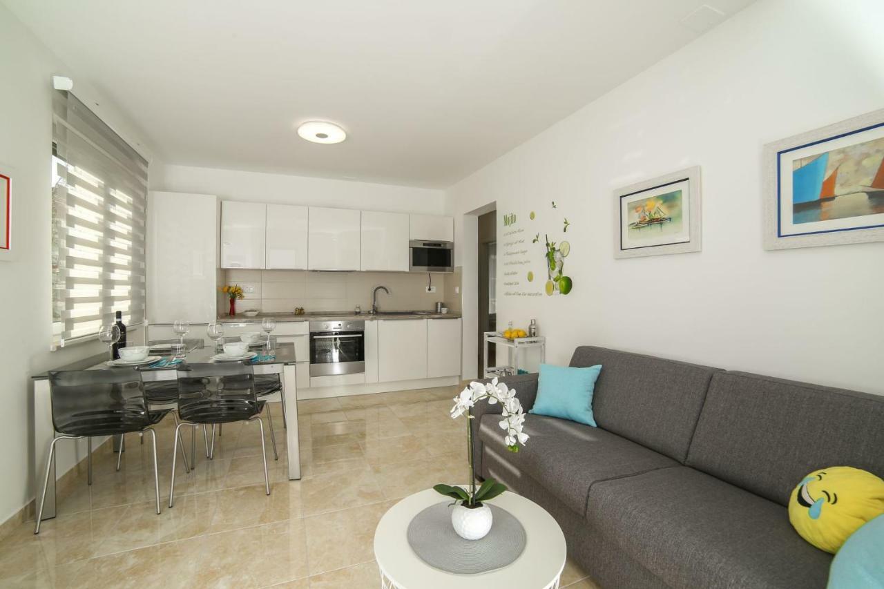 Amazing Luxury 4Star Apartment Laura Супетар Екстериор снимка