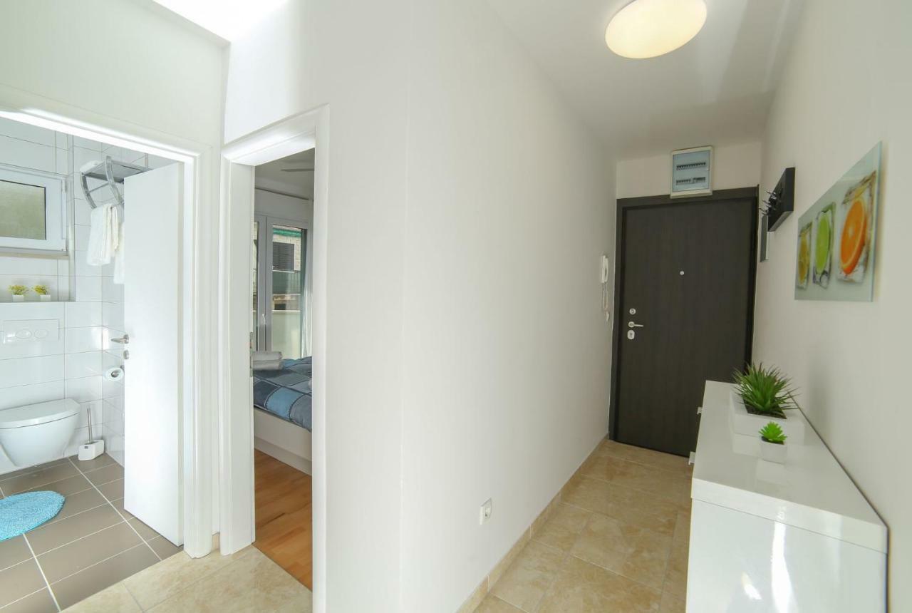 Amazing Luxury 4Star Apartment Laura Супетар Екстериор снимка