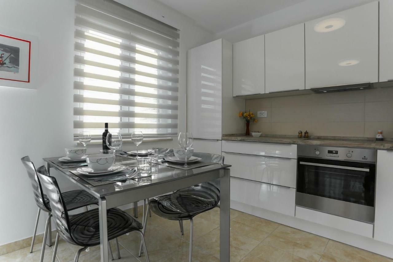 Amazing Luxury 4Star Apartment Laura Супетар Екстериор снимка