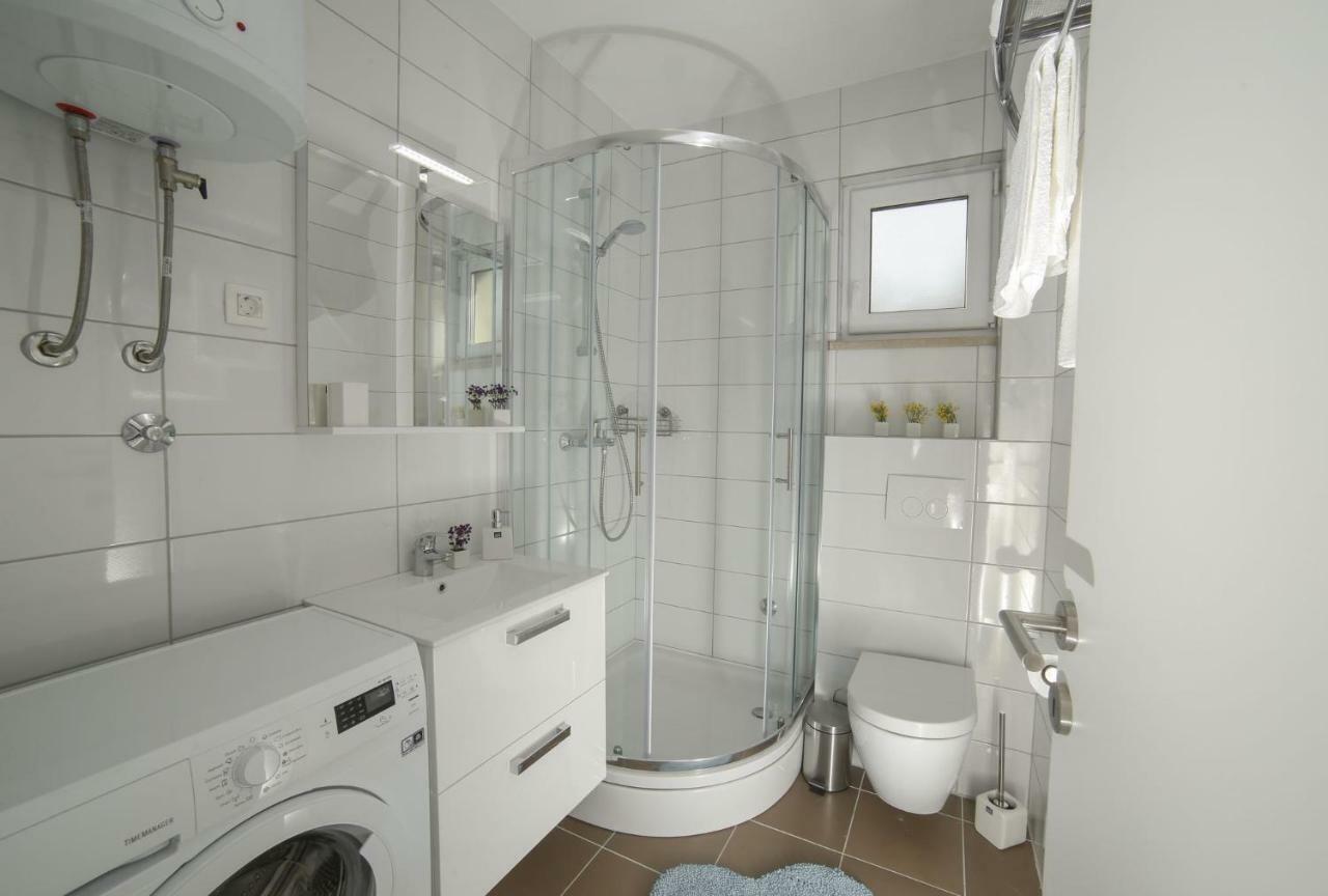 Amazing Luxury 4Star Apartment Laura Супетар Екстериор снимка